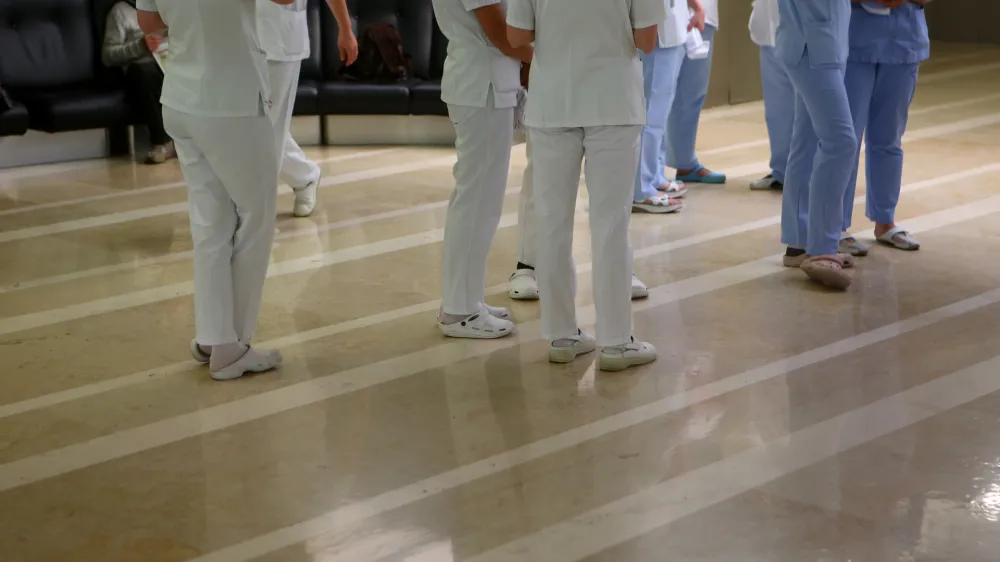 - 20.05.2015 - Univerzitetni klinični center v Ljubljani (UKC) - simbolična fotografija - zdravstveni delavci - medicinske sestre - medicinsko osebje - zdravstvo - //FOTO: Bojan Velikonja