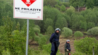 - mine - minsko polje - Karlovac 2011 - pirotehniki nadaljujejo razminiranje območja občine Josipdol - druga največja minsko onesnažena površina v Karlovški županiji - projekt razminiranja "Plivelići-Kokani", Mednarodna ustanova - Fundacija za razminiranje in pomoč žrtvam min (ITF).  //FOTO: Luka Cjuha