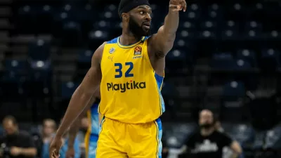 Josh Nebo, Maccabi