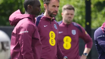 22 June 2024, Blankenhain: England manager Gareth Southgate leads a training session at the Spa & Golf Resort Weimarer Land, ahead of Sunday's UEFA Euro 2024 Group C soccer match against Slovenia. Photo: Adam Davy/PA Wire/dpa