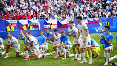 Players of the Czech Republic receives applause from fans after a Group F match between Georgia and the Czech Republic at the Euro 2024 soccer tournament in Hamburg, Germany, Saturday, June 22, 2024. (AP Photo/Ebrahim Noroozi)