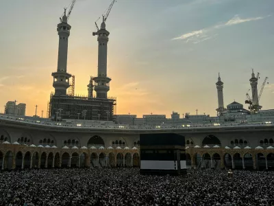 FILE PHOTO: Muslim pilgrims circle the Kaaba as they perform Tawaf at the Grand Mosque, during the annual haj pilgrimage, in Mecca, Saudi Arabia, June 18, 2024. REUTERS/Mohammed Torokman/File Photo