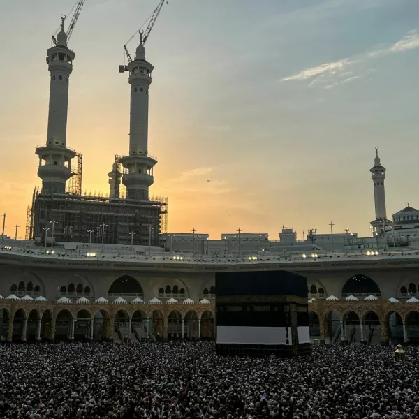 FILE PHOTO: Muslim pilgrims circle the Kaaba as they perform Tawaf at the Grand Mosque, during the annual haj pilgrimage, in Mecca, Saudi Arabia, June 18, 2024. REUTERS/Mohammed Torokman/File Photo