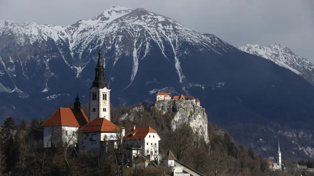 - 28.01.2022  Bled - turizem - turistična destinacija //FOTO: Luka Cjuha.