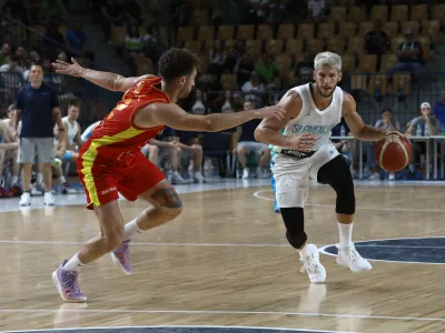 Aleksej Nikoluč- 06.08.2022 – košarka – Slovenija: Črna gora, pripravljalna prijateljska tekma gora pred začetkom EP v Nemčiji. //FOTO: Luka Cjuha