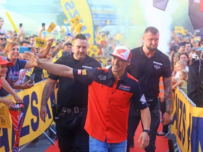 Maribor - Trg Svobode - Tim Gajser - sprejem za Tima Gajserja - navijači - Tim Gajser, Bogdan Gabrovec, Saša Arsenovič in Tomaž Barada - - Avtor: Sašo Bizjak