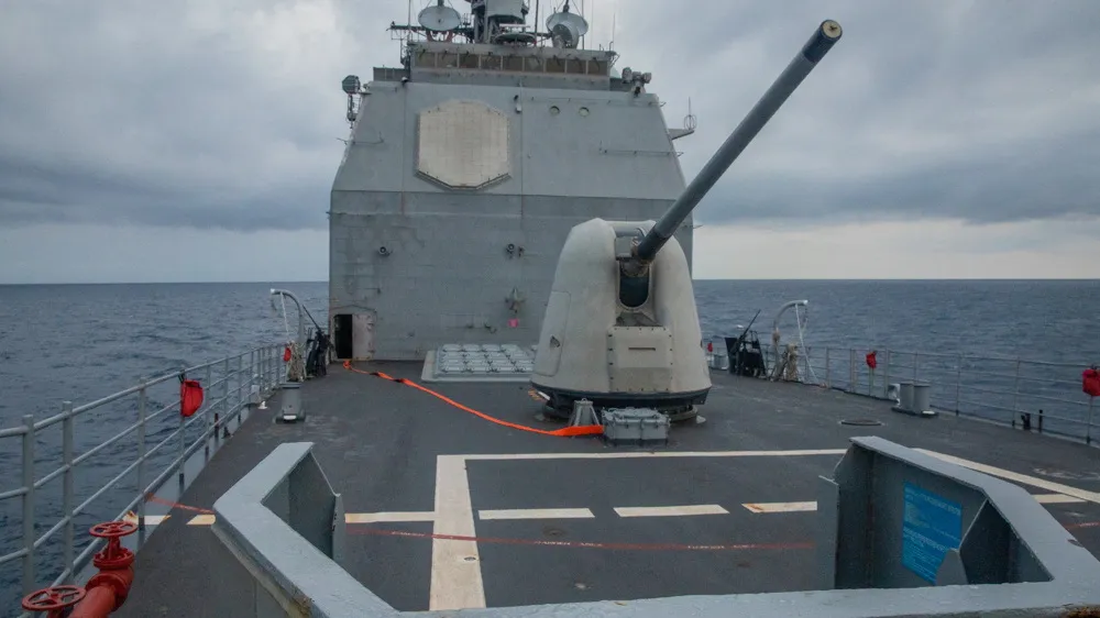 Ticonderoga-class guided-missile cruiser USS Antietam (CG 54), deployed to the U.S. 7th Fleet area of operations, conducts underway operations in the Taiwan Strait, August 28, 2022. U.S. Navy/Handout via REUTERS ATTENTION EDITORS - THIS IMAGE WAS PROVIDED BY A THIRD PARTY.