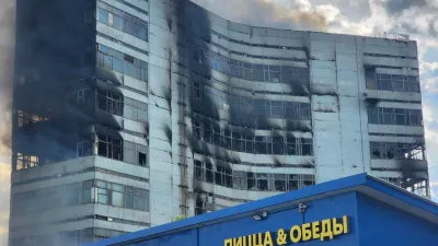 Smoke billows from a burning administrative building in Fryazino in the Moscow Region, Russia June 24, 2024. Governor of the Moscow Region Andrei Vorobyov via Telegram/Handout via REUTERS ATTENTION EDITORS - THIS IMAGE HAS BEEN SUPPLIED BY A THIRD PARTY. NO RESALES. NO ARCHIVES. MANDATORY CREDIT.