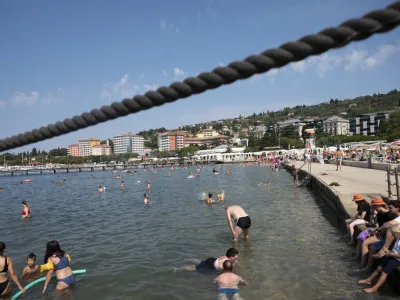 Plaža v Portorožu- 23.07.2022 - Redukcija vode zaradi suše na Primorskem //FOTO: Nik Erik Neubauer