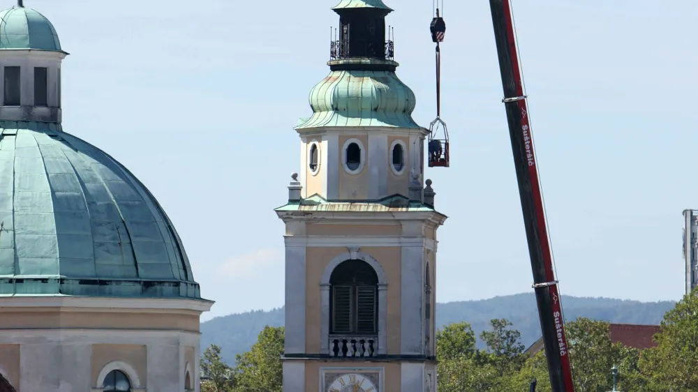 - obnova kupole in strehe - <br><br>- 06.09.2022 - Ljubljanska stolnica - Stolna cerkev sv. Nikolaja, <br><br>/FOTO: Tomaž Skale<br>