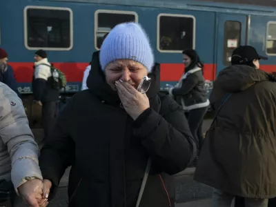 ﻿- Madžarska - železniška postaja Zahony, - ukrajinski begunci-- 08.03.2022 - Vojna v Ukrajini - kamion humanitarne pomoči na poti iz Slovenije v Ukrajino iz Ljubljane v Užgorod//FOTO: Jaka Gasar