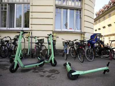 - 11.08.2022 - Električni skiroji Bolt v Ljubljani - <br><br> <br><br>//FOTO: Nik Erik Neubauer