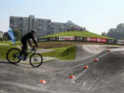  - 21.09.2018 - KoloPark Fuine - novi asvaltni grbinast poligon za zabavo na kolesih, rolerjih, skirojih ali rolkah  rekreacijska povrina - //FOTO: Luka Cjuha.