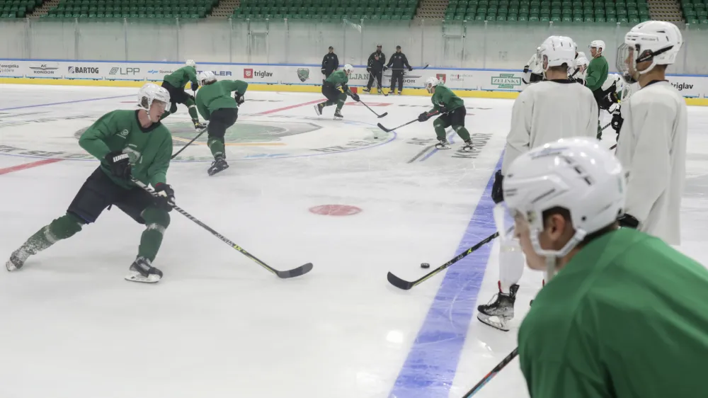 - 25.07.2022 – Hokejski klub HK SŽ Olimpija – hokejisti Olimpije pred začetkom priprav na novo sezono - trening //FOTO: Jaka Gasar