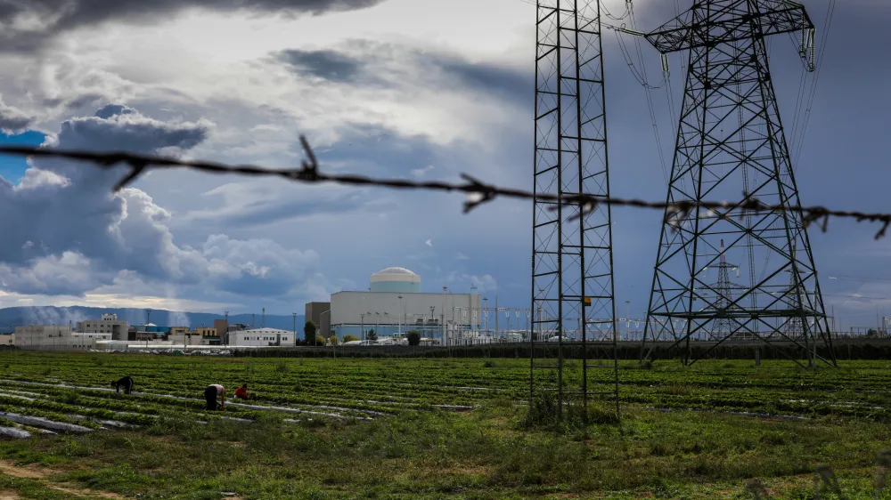 V družbi Gen energija, kot kaže, nadaljujejo uresničevanje projekta JEK 2 – ne glede na to, da nedvoumne politične odločitve o tem še ni. F Bojan Velikonja Q