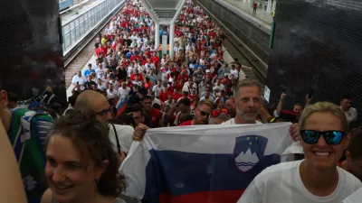 Navijači Metro. -20.06.2024. Euro 2024. tekma Slovenija - Srbija. Foto: Bojan Velikonja