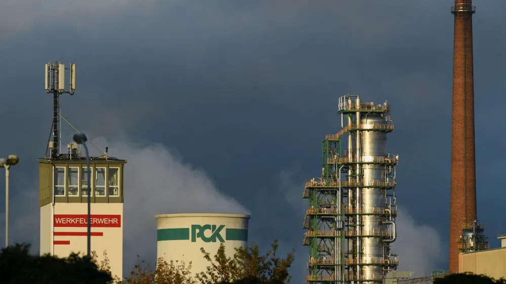 A view shows oil processing facilities of an PCK oil refinery in Schwedt, Germany October 1, 2022. REUTERS/Annegret Hilse