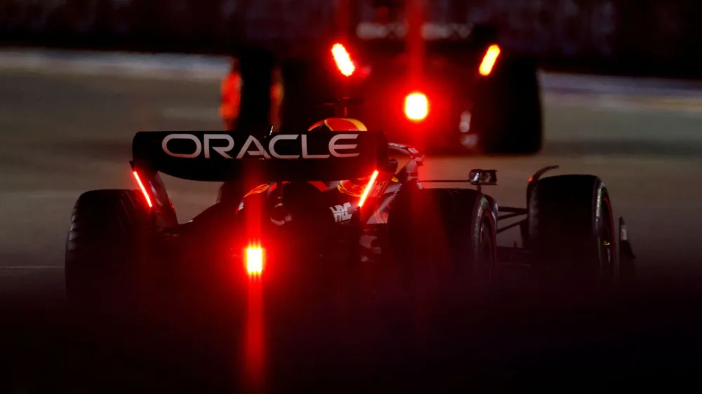 Formula One F1 - Singapore Grand Prix - Marina Bay Street Circuit, Singapore - October 1, 2022 Red Bull's Max Verstappen in action during practice REUTERS/Edgar Su   TPX IMAGES OF THE DAY