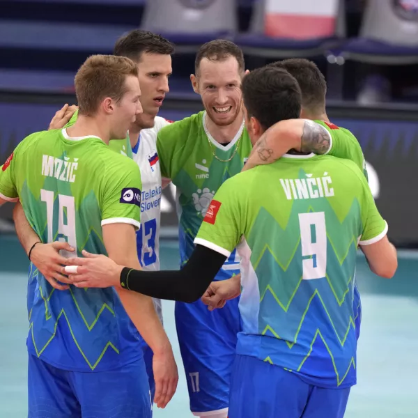 Slovenia team members celebrate winning the firt set during the Men's European Volleyball bronze medal final between France and Slovenia, in Rome, Saturday, Sept. 16, 2023. (AP Photo/Andrew Medichini)