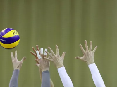 ﻿- simbolična fotografija - šport - žoga - roke - - 01.03.2018 - odbojka - ACH Volley: Belogorie Belgorod, pokal Cev, povratna tekma četrtfinala:           //FOTO: Jaka Gasar