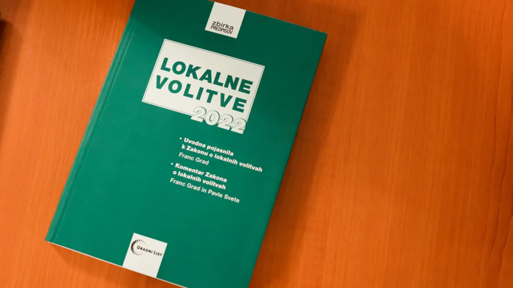 Zbirka predpisov za lokalne volitve 2022.  - 18.10.2022 - Lokalne volitve 2022 - predstavniki SDS so vložili kandidatno listo za mestni svet Mestne občine Ljubljana in kandidata Igorja Horvata za ljubljanskega župana //FOTO: Bojan Velikonja