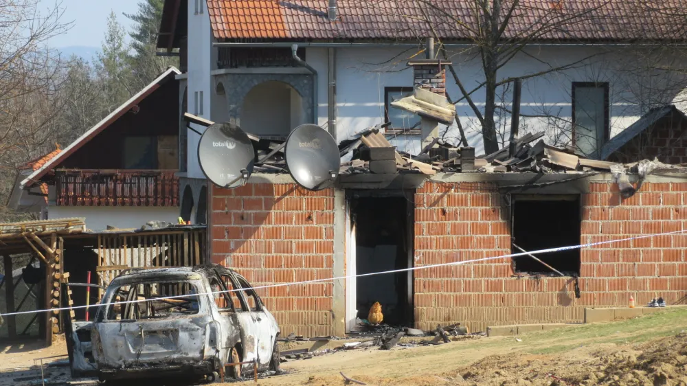 Izkazalo se je, da v stanovanjski hiši, ki je pogorela, ni bilo bombe.