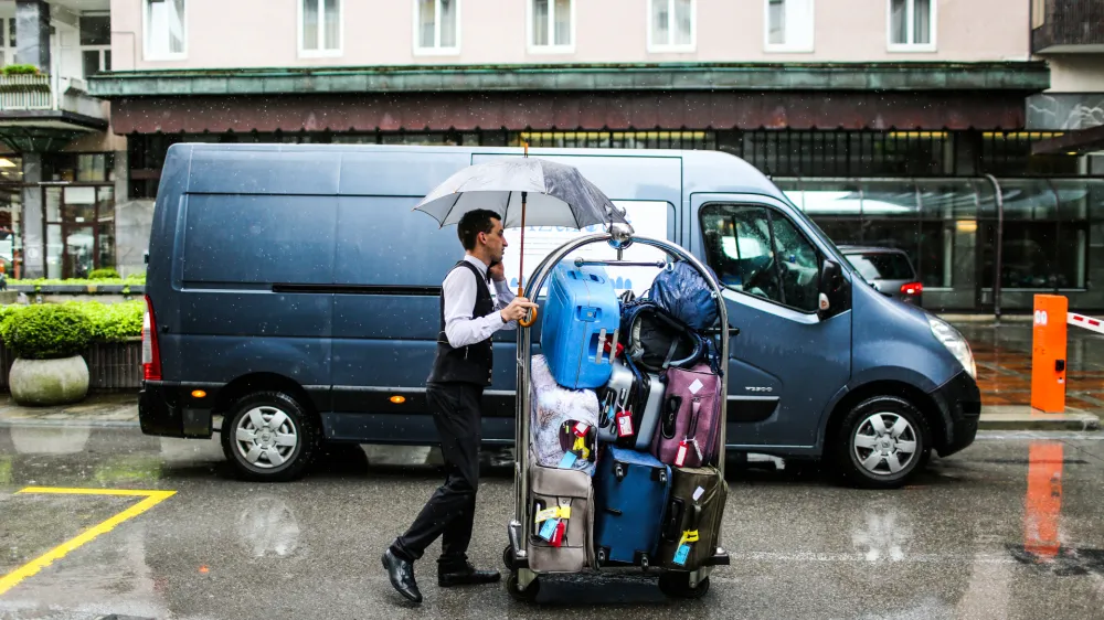 ﻿- 28.05.2019 - Hotel Union v Ljubljani - turizem - turisti - popotniki - potovalni kovčki - kovček <br><br><br>//FOTO: Bojan Velikonja