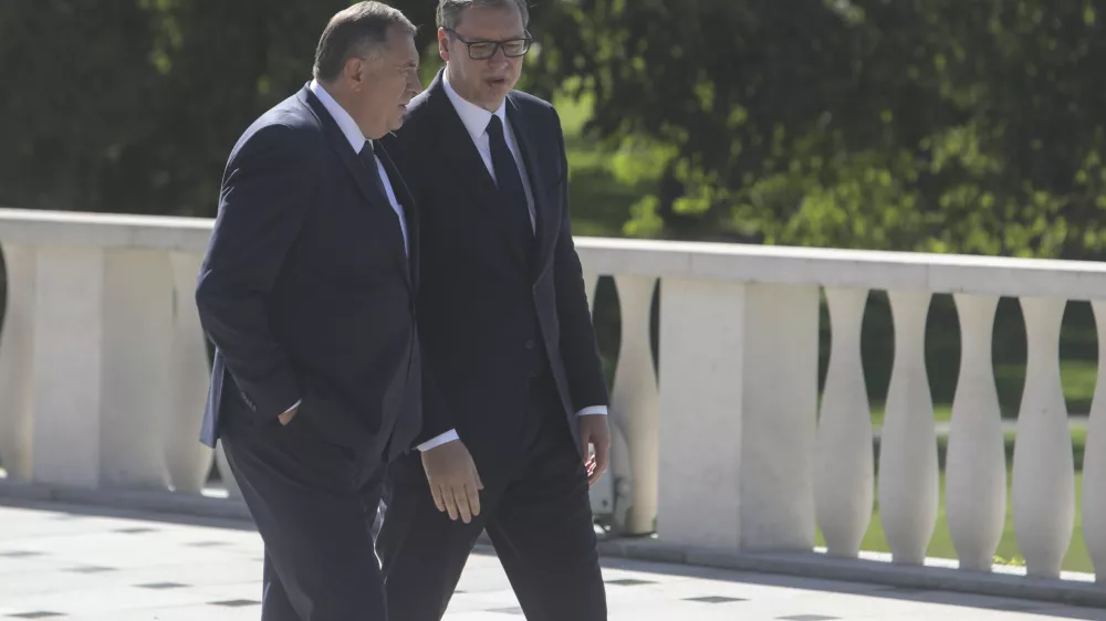 srbski predsednik Aleksandar Vučić, srbski član predsedstva BiH Milorad Dodik- 12.09.2022 - Brdo pri Kranju – Vrh pobude Brdo-Brioni – srečanje predsednikov držav zahodnega Balkana, //FOTO: Jaka Gasar