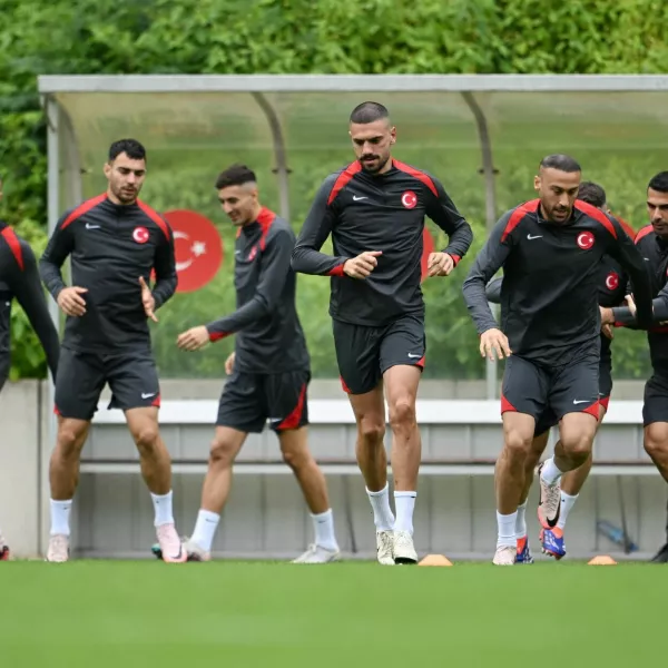 Soccer Football - Euro 2024 - Turkey Training - Barsinghausen, Germany - July 5, 2024 Turkey's Merih Demiral and teammates during training REUTERS/Teresa. Kroeger