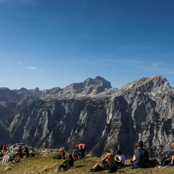 29.10.2022. Debela Peč 2053m visoka gora v nenavadno toplem vremenu za konec oktobra.//FOTO: Bojan VelikonjaPREGLED LETA 2022