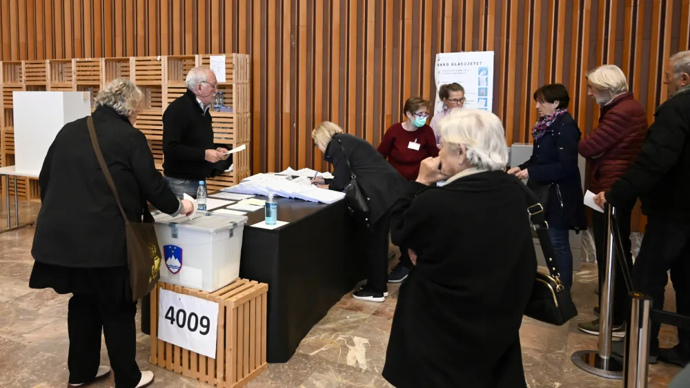  - 23.11.2022 – Predčasno glasovanje na referendumih o spremembah zakona o vladi in o dolgotrajni oskrbi ter noveli zakona o Radioteleviziji Slovenija //FOTO: Nik Erik Neubauer