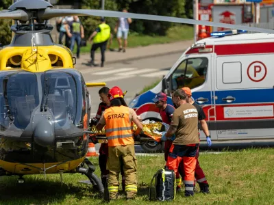 Rescuers attend a miner after a pit in southern Poland was struck by an earth tremor in the Rydultowy mine, in Rydultowy, Poland, July 11, 2024. Agencja Wyborcza.pl/Grzegorz Celejewski via REUTERS  ATTENTION EDITORS - THIS IMAGE WAS PROVIDED BY A THIRD PARTY. POLAND OUT. NO COMMERCIAL OR EDITORIAL SALES IN POLAND.