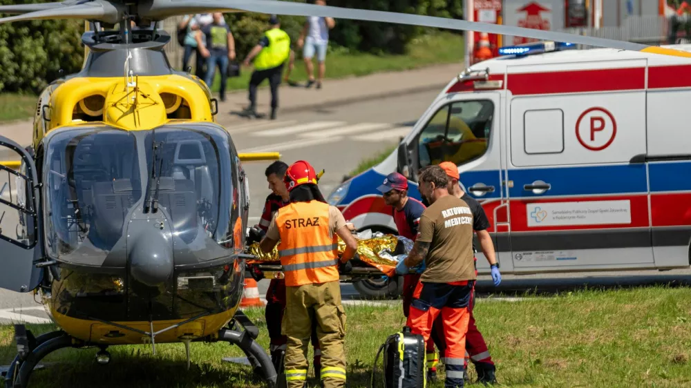 Rescuers attend a miner after a pit in southern Poland was struck by an earth tremor in the Rydultowy mine, in Rydultowy, Poland, July 11, 2024. Agencja Wyborcza.pl/Grzegorz Celejewski via REUTERS  ATTENTION EDITORS - THIS IMAGE WAS PROVIDED BY A THIRD PARTY. POLAND OUT. NO COMMERCIAL OR EDITORIAL SALES IN POLAND.