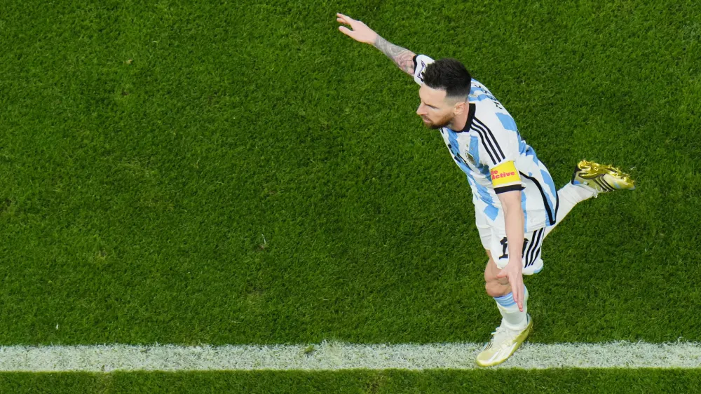 Lionel Messi je popeljal Argentino v finale in napovedal, da bo to njegova zadnja tekma na svetovnih prvenstvih. Foto: AP