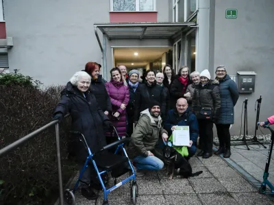 <br> <br><br>- 20.12.2022 - Akcija Za lepšo Ljubljano – Naj blok v Ljubljani, Rašiška ulica 1.<br><br> <br>//FOTO: Nik Erik Neubauer