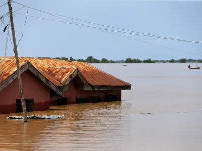 ﻿A house partially submerged in flood waters is pictured in Lokoja city, Kogi State, Nigeria September 17, 2018. REUTERS/Afolabi Sotunde