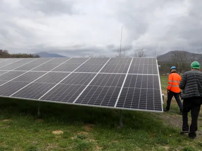 - 08.04.2022 – Holding Slovenske elektrarne HSE Sonce – Sončna elektrarna Prapretno pri Hrastniku, otvoritev največje sončne elektrarne v Sloveniji //FOTO: Luka Cjuha