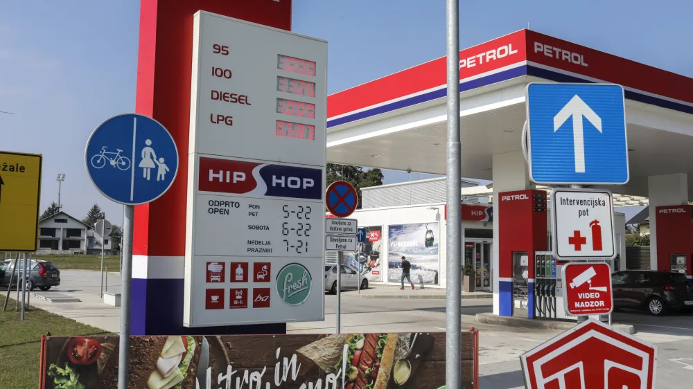 ﻿- 01.10.2020 – Bencinski servis Petrol Domžale - prosto določanje cen naftnih derivatov od 1.oktobra 2020 - bencinska črpalka - cene goriv  //FOTO: Jaka Gasar