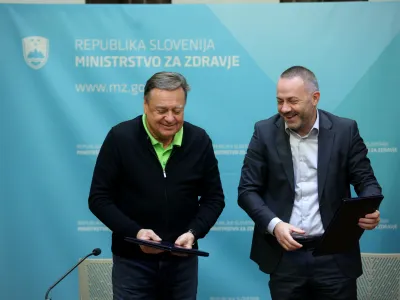 Slovenija,Ljubljana, 17.11.2022 17. november 2022 <br>Podpis med mestno ob ino Ljubljana in Ministrstvom za zdravje o re evanju problematike dru inske medicine v Ljubljani, zdravstvo, ljubljana, Zoran Jankovi, Danijel Be i Loredan<br>Foto:Borut ivulovi /Bobo<br>