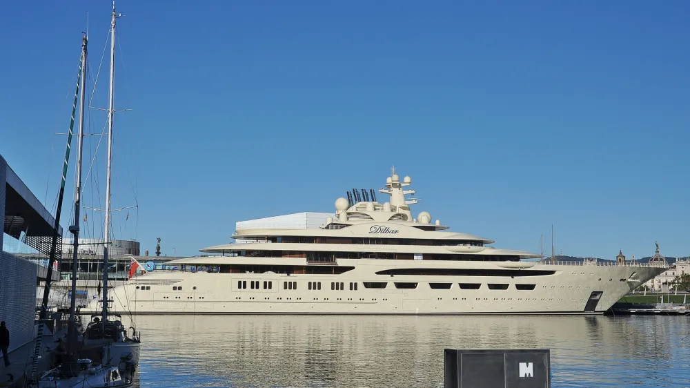 Dilbar 156 metrov <br>Največja jahta oligarha Ališerja Usmanova