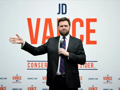 FILE PHOTO: Republican senate candidate JD Vance and Donald Trump Jr. host an event ahead of next month's primary election in Independence, Ohio, U.S., April 20, 2022. REUTERS/Gaelen Morse/File Photo