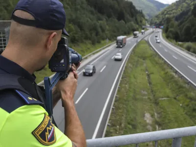 Policija je od avgusta predlani do avgusta lani obravnavala 105.600 hitrostnih kršitev. Foto: Jaka Gasar 