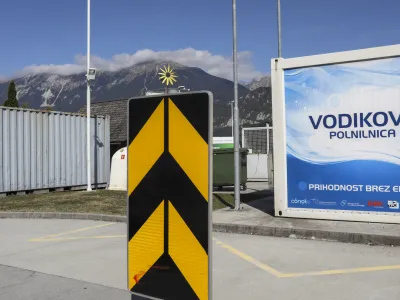 ﻿- 08.10.2019 – Bencinski servis Petrol Lesce – vodikova polnilnica – črpalka - vodik  //FOTO: Jaka Gasar