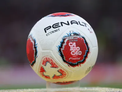 Soccer Football - Carioca Championship - Final - Fluminense v Flamengo - Estadio do Maracana, Rio de Janeiro, Brazil - April 2, 2022 Match ball on display before the match REUTERS/Sergio Moraes