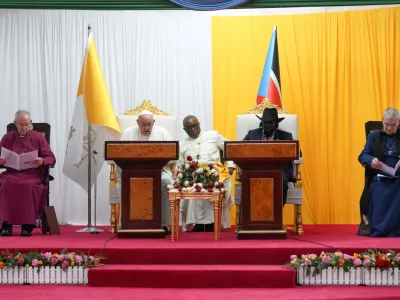 Pope Francis addresses a gathering at the Presidential Palace during Pope's apostolic journey, in Juba, South Sudan, February 3, 2023. Vatican Media/­Handout via REUTERS  ATTENTION EDITORS - THIS IMAGE WAS PROVIDED BY A THIRD PARTY.