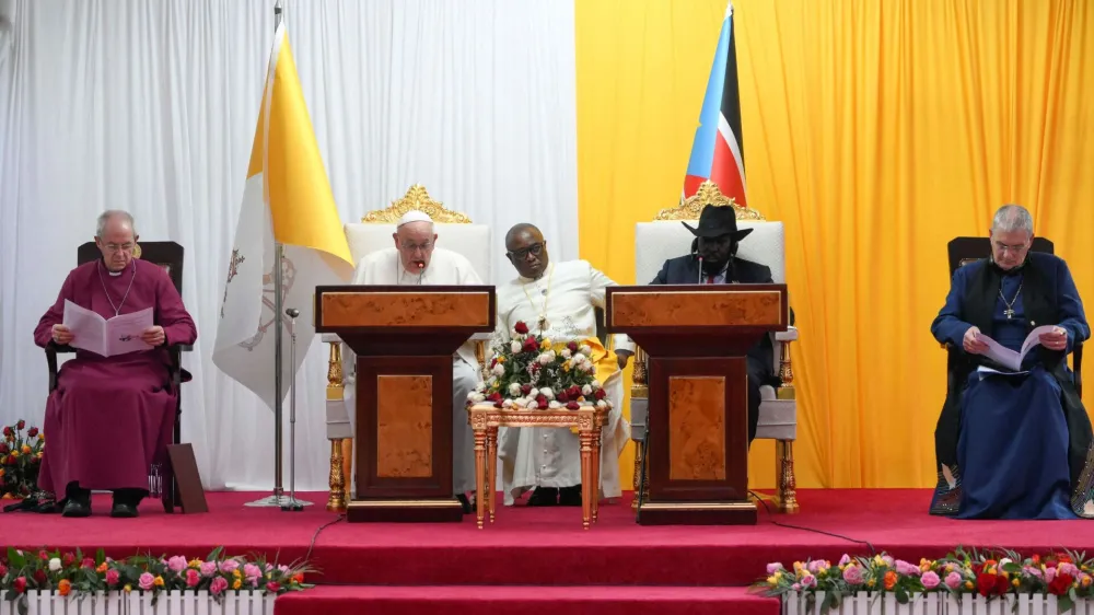 Pope Francis addresses a gathering at the Presidential Palace during Pope's apostolic journey, in Juba, South Sudan, February 3, 2023. Vatican Media/­Handout via REUTERS  ATTENTION EDITORS - THIS IMAGE WAS PROVIDED BY A THIRD PARTY.