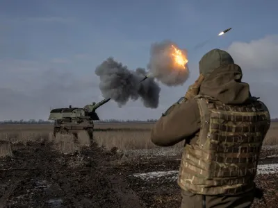 Ukrainian army from the 43rd Heavy Artillery Brigade fire the German howitzer Panzerhaubitze 2000, called Tina by the unit, amid Russia's attack on Ukraine, near Bahmut, in Donetsk region, Ukraine, February 5, 2023. REUTERS/Marko Djurica   TPX IMAGES OF THE DAY