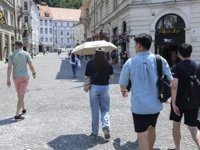 - 10.07.2024 - Ljubljana - vročina, vročinski val, pripeka, hlajenje, turisti //FOTO: Jaka Gasar