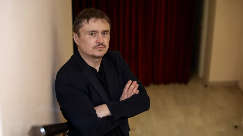 - 09.02.2023 - Cristian Mungiu, romunski filmski režiser in scenarist v ljubljanskem Kinodvoru ob premieri njegovega filma MRI //FOTO: Luka Cjuha