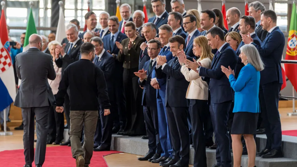 Ukrainian President Volodymyr Zelenskiy is greeted at the European Parliament, during his second international trip since Russia's invasion of Ukraine, in Brussels, Belgium February 9, 2023. Daina Le Lardic/European Union 2023/Handout via REUTERS ATTENTION EDITORS - THIS IMAGE HAS BEEN SUPPLIED BY A THIRD PARTY. MANDATORY CREDIT